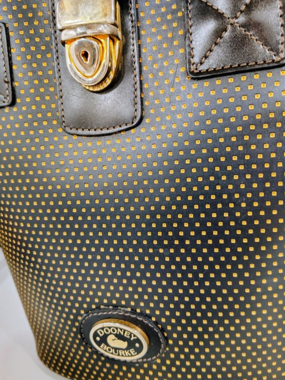 Vintage Dooney & Bourke Polka Dot Yellow Bucket Shoulder Bag Gold Hardware Clasp - Picture 15 of 16